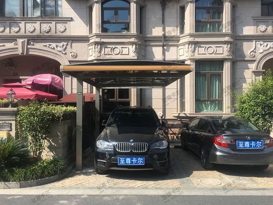 定做车棚（耐力板与膜结构车棚价格对比）