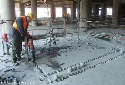 北京混凝土地面施工(北京混凝土地面施工要点混凝土地面裂缝修补技巧老地坪翻新施工流程详解) 钢结构蹦极施工 第2张 北京混凝土地面施工(北京混凝土地面施工要点混凝土地面裂缝修补技巧老地坪翻新施工流程详解) 钢结构蹦极施工 第2张