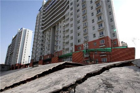 地基下沉加固价格怎么算 钢结构玻璃栈道施工 第2张 地基下沉加固价格怎么算 钢结构玻璃栈道施工 第2张