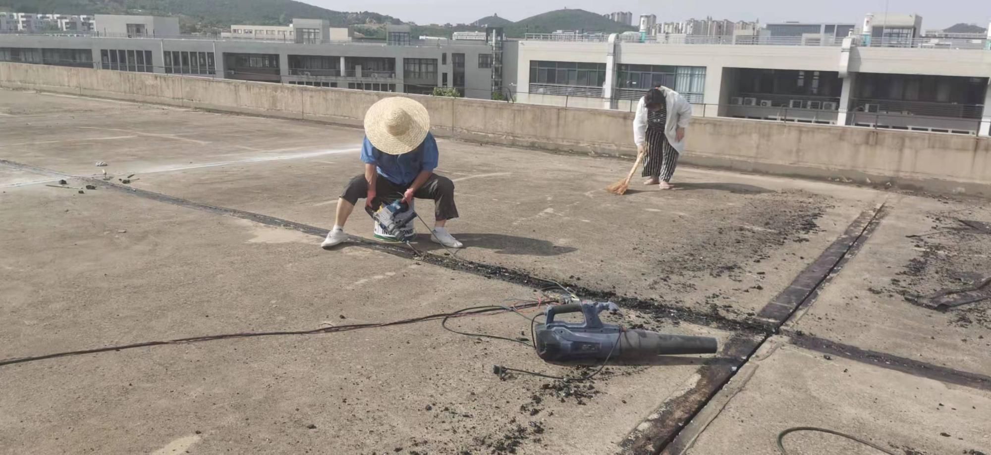 屋面修缮需要资质吗 装饰工装施工 第4张 屋面修缮需要资质吗 装饰工装施工 第4张