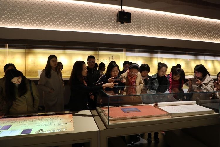 北京市档案馆参观（北京市档案馆保存了大量历史档案还定期举办各种展览）