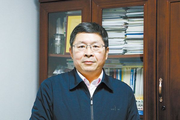 中国建筑钢结构协会会长(中国建筑钢结构协会现任会长是对景万会长的相关介绍) 钢结构玻璃栈道设计 第2张 中国建筑钢结构协会会长(中国建筑钢结构协会现任会长是对景万会长的相关介绍) 钢结构玻璃栈道设计 第2张