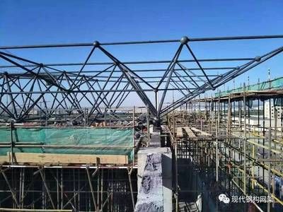 大型网架的主体安装方法有哪些?(小拼单元或散件直接在设计位置总拼的方法不需要大型机械) 装饰工装施工 第3张 大型网架的主体安装方法有哪些?(小拼单元或散件直接在设计位置总拼的方法不需要大型机械) 装饰工装施工 第3张