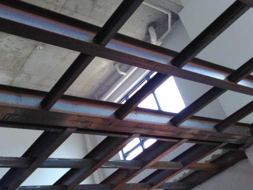 家装钢结构楼板施工案例(钢结构复式楼板轻质隔墙板工程施工案例) 钢结构钢结构螺旋楼梯施工 第1张 家装钢结构楼板施工案例(钢结构复式楼板轻质隔墙板工程施工案例) 钢结构钢结构螺旋楼梯施工 第1张