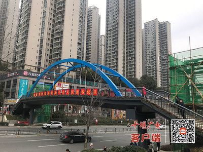 哪里有安装电梯钢结构的师傅(钢结构安装师傅工资标准) 钢结构玻璃栈道设计 第4张 哪里有安装电梯钢结构的师傅(钢结构安装师傅工资标准) 钢结构玻璃栈道设计 第4张