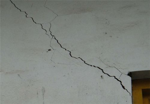 房子地基下沉墙体开裂怎么加固(地基下沉加固哪家强) 钢结构框架施工 第4张 房子地基下沉墙体开裂怎么加固(地基下沉加固哪家强) 钢结构框架施工 第4张