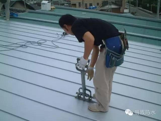 彩钢板屋顶施工方案(彩钢板屋顶施工安全注意事项,) 结构工业钢结构施工 第1张 彩钢板屋顶施工方案(彩钢板屋顶施工安全注意事项,) 结构工业钢结构施工 第1张