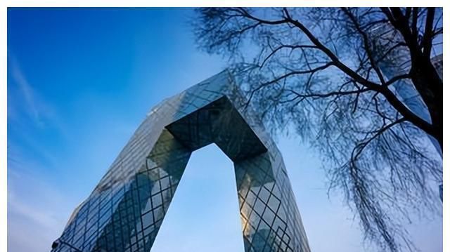 北京怪异建筑图片(北京十大怪异建筑,裤衩楼的历史背景,银河soho的设计灵感来源) 结构桥梁钢结构施工 第1张 北京怪异建筑图片(北京十大怪异建筑,裤衩楼的历史背景,银河soho的设计灵感来源) 结构桥梁钢结构施工 第1张