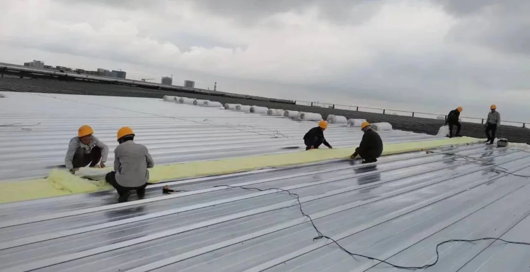 屋顶光伏安装工人价格每平米多少钱啊(光伏安装一般按瓦计算) 钢结构钢结构停车场施工 第1张 屋顶光伏安装工人价格每平米多少钱啊(光伏安装一般按瓦计算) 钢结构钢结构停车场施工 第1张