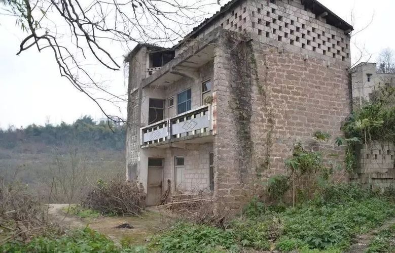 明年三类房屋必拆(明年有几类房屋将被列入拆迁名单,老旧危房将迎来一夜致富) 钢结构蹦极设计 第5张 明年三类房屋必拆(明年有几类房屋将被列入拆迁名单,老旧危房将迎来一夜致富) 钢结构蹦极设计 第5张