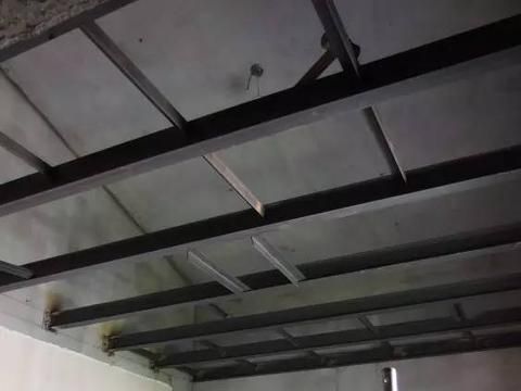 搭建阁楼需要什么材料呢(几种常见的阁楼搭建材料及其特点) 装饰幕墙设计 第3张 搭建阁楼需要什么材料呢(几种常见的阁楼搭建材料及其特点) 装饰幕墙设计 第3张