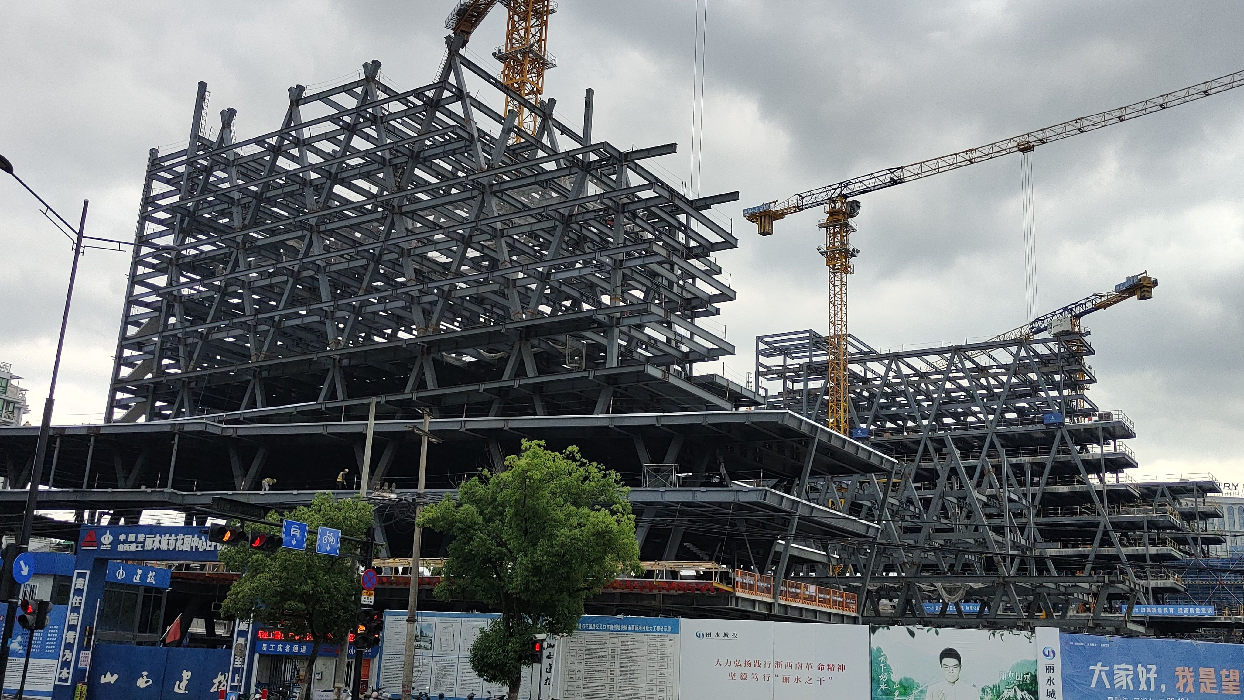 桁架楼承板在高层建筑中的应用(桁架楼承板在高层建筑中的具体应用和优势) 结构机械钢结构设计 第5张 桁架楼承板在高层建筑中的应用(桁架楼承板在高层建筑中的具体应用和优势) 结构机械钢结构设计 第5张