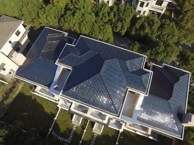 房顶建光伏板高度是多少(安装光伏板在房顶上的高度要求因地区和具体条件而异) 装饰幕墙施工 第2张 房顶建光伏板高度是多少(安装光伏板在房顶上的高度要求因地区和具体条件而异) 装饰幕墙施工 第2张